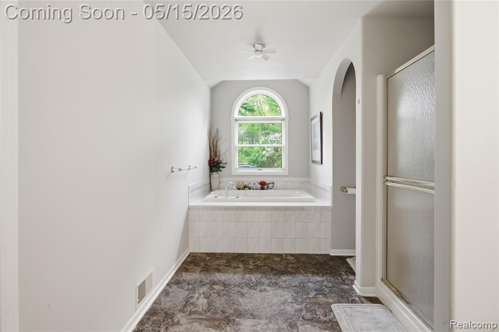 6432 Pinebrook Lane, Burton, MI 48509 — Photo 18