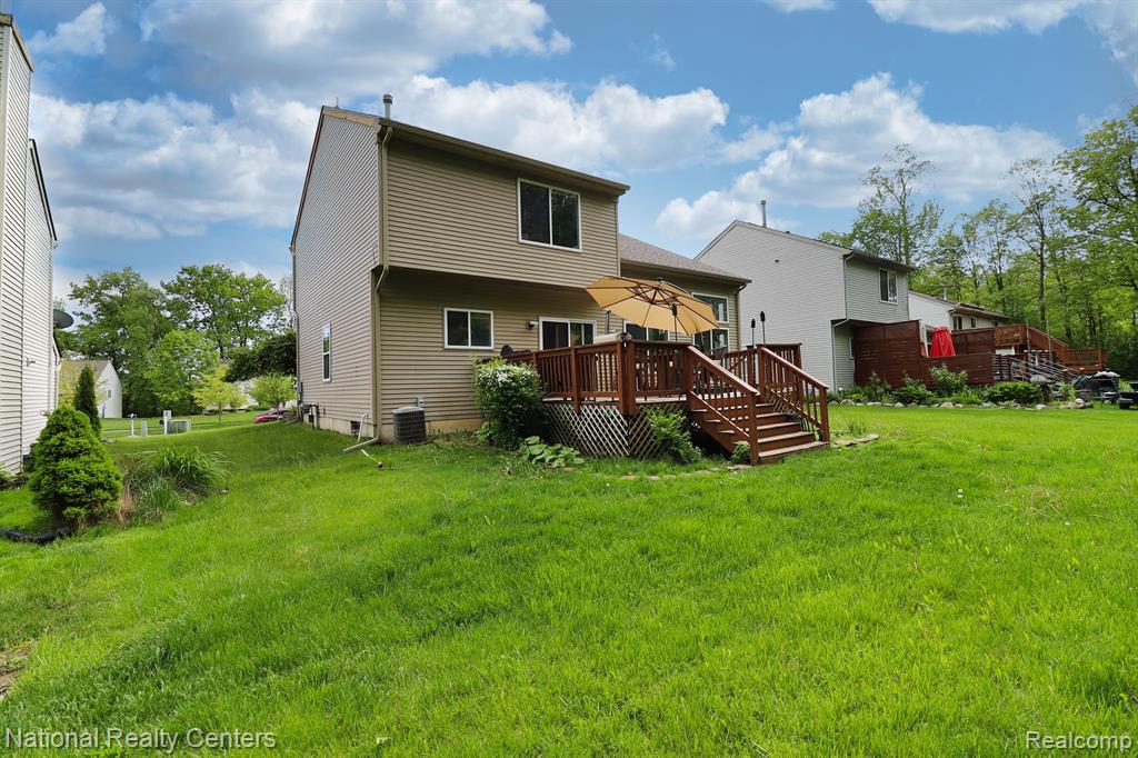 5626 Lockwood Drive, Waterford, MI 48329 — Photo 26