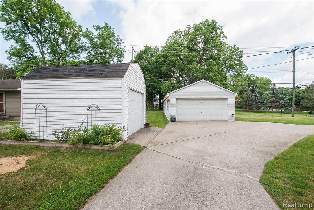 9137 Maltby Road, Brighton, MI 48116 — Photo 39