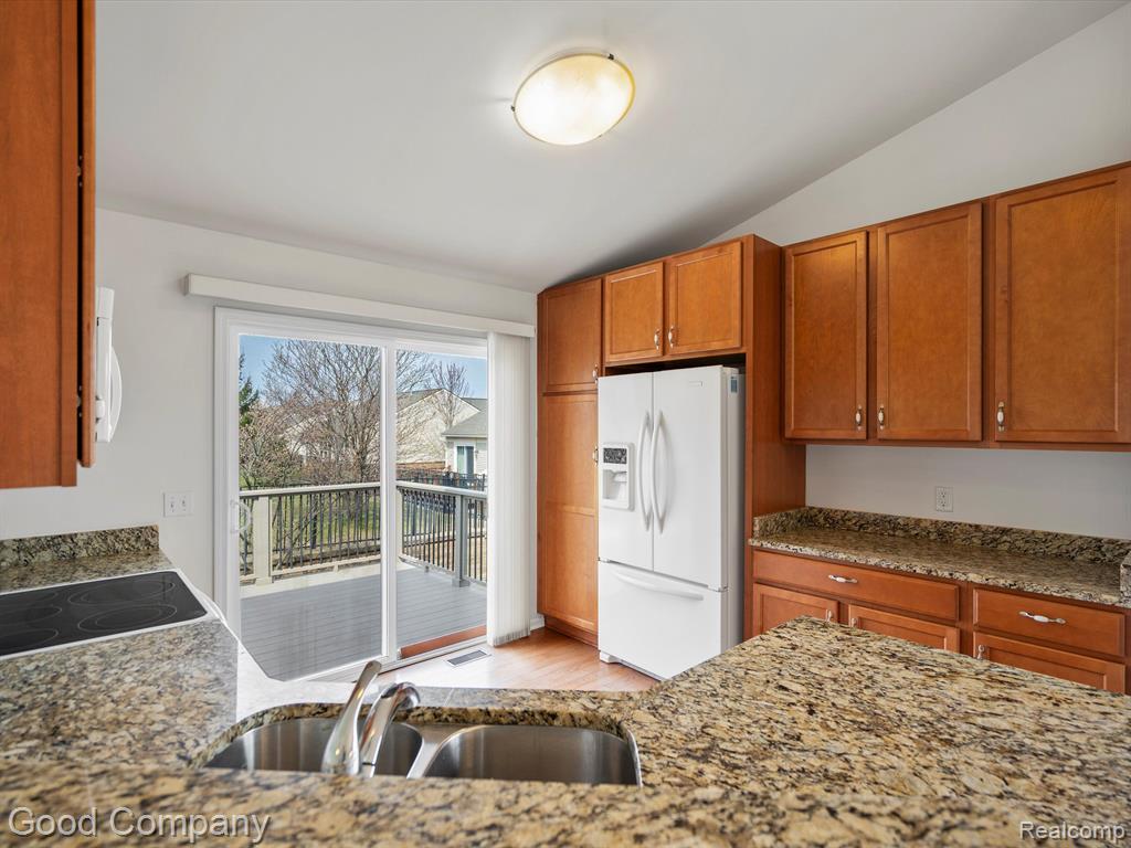 1051 PADDOCK Lane, South Lyon, MI 48178 — Photo 11