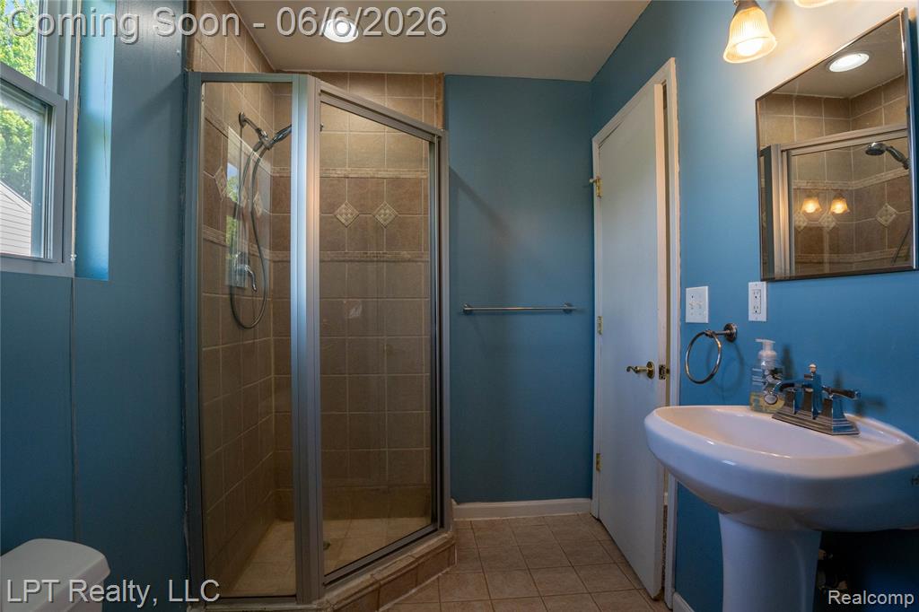 4152 Leith Street, Burton, MI 48509 — Photo 14