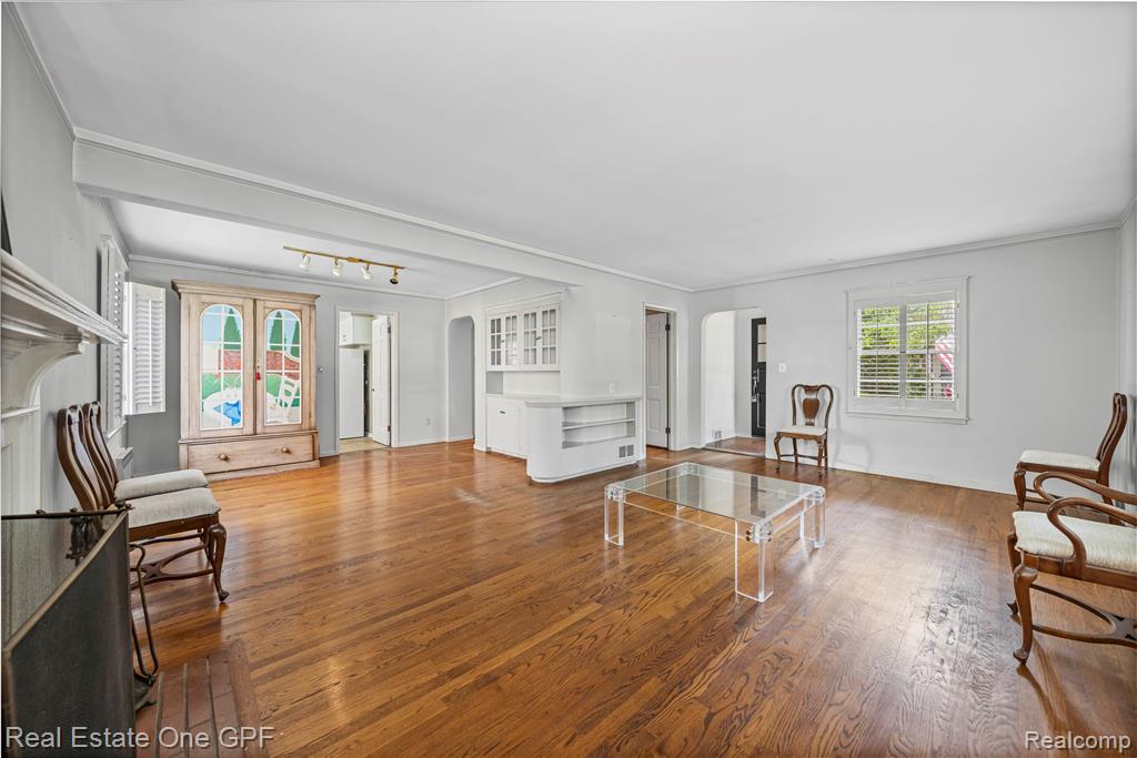 438 Colonial Court, Grosse Pointe Farms, MI 48236 — Photo 5
