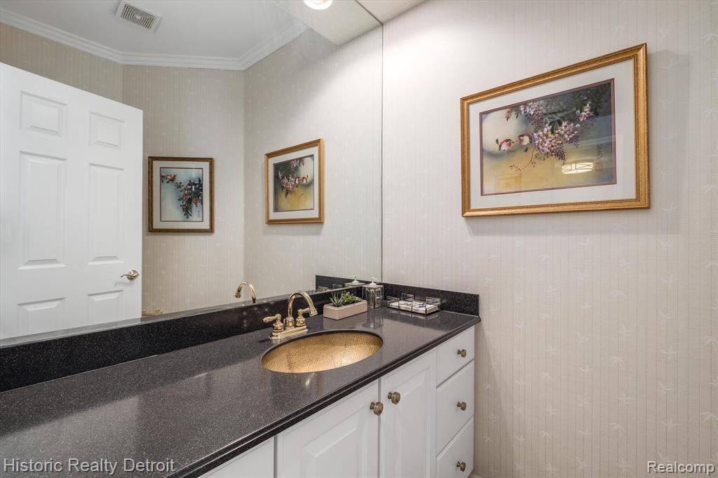 203 WINDWARD Court, 22, Detroit, MI 48207 — Photo 17