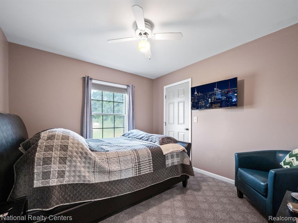 391 MCINTOSH, Almont, MI 48003 — Photo 32