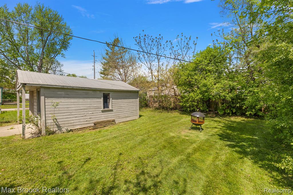 561 Bennett Avenue, Ferndale, MI 48220 — Photo 19
