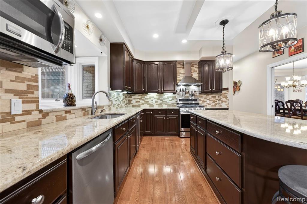 8657 Marquette Drive, Grosse Ile, MI 48138 — Photo 18