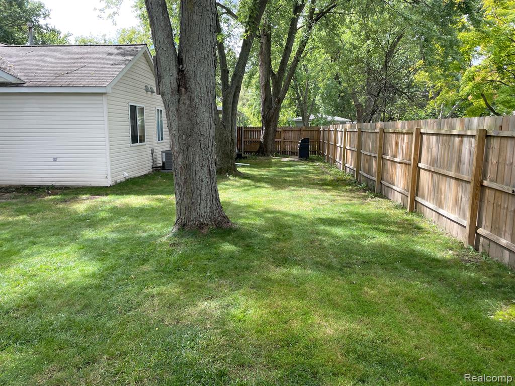 6508 Cloverton Drive, Waterford, MI 48329 — Photo 35