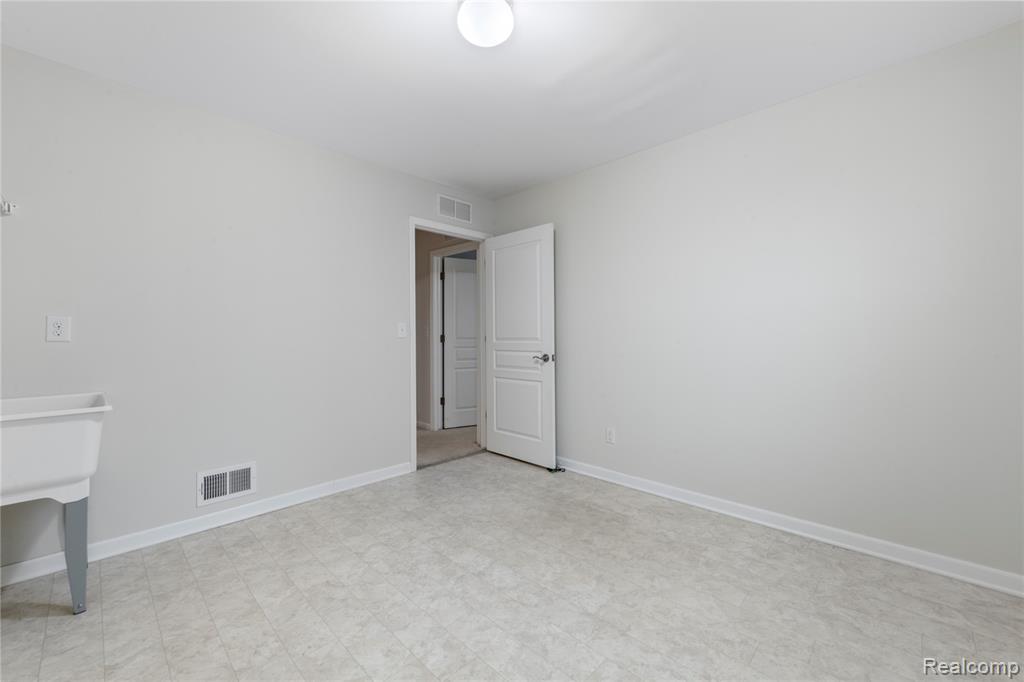 25835 Oberlin blvd, Novi, MI — Photo 28