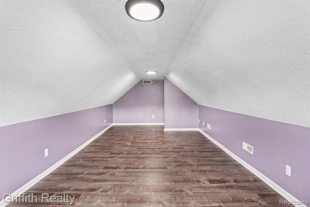 7055 Augustine Court, Fenton, MI 48430 — Photo 15