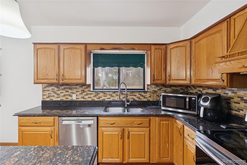 6570 Perryville Road, Holly, MI 48442 — Photo 19