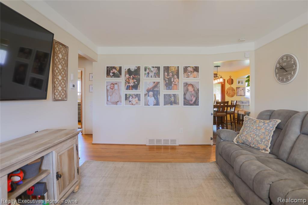 29847 Palomino Drive, Warren, MI 48093 — Photo 14
