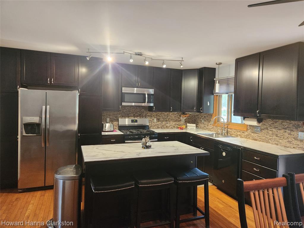 9770 Cedar Island Road, White Lake, MI — Photo 14
