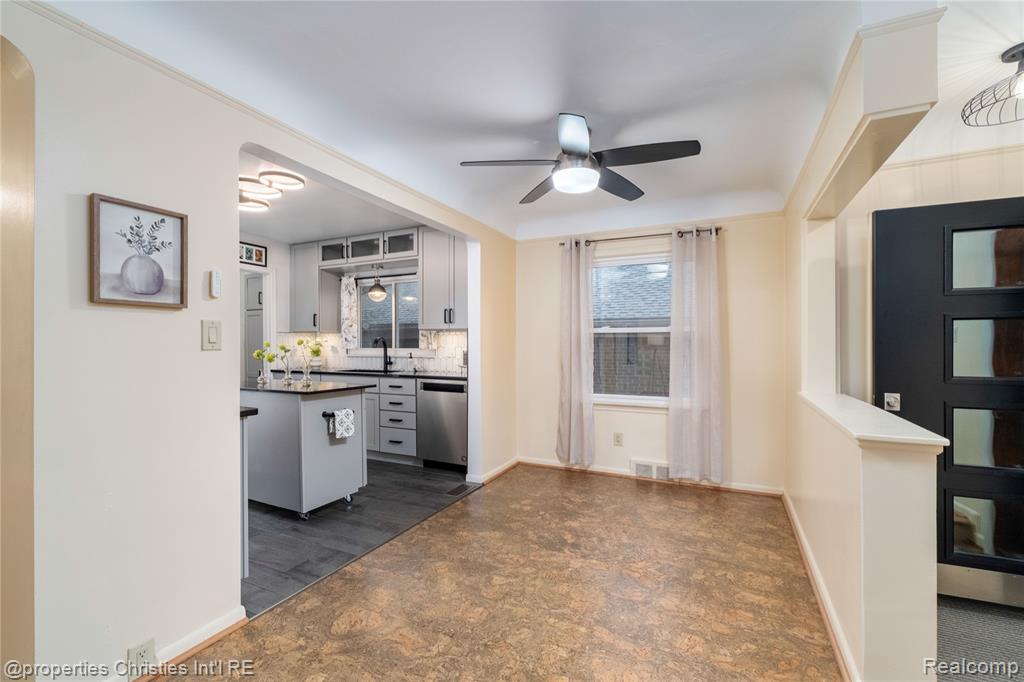5661 Hubbell Street, Dearborn Heights, MI 48127 — Photo 8
