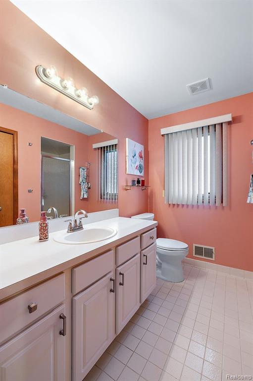 41646 WESTBURY Lane, Clinton Twp, MI 48038 — Photo 15