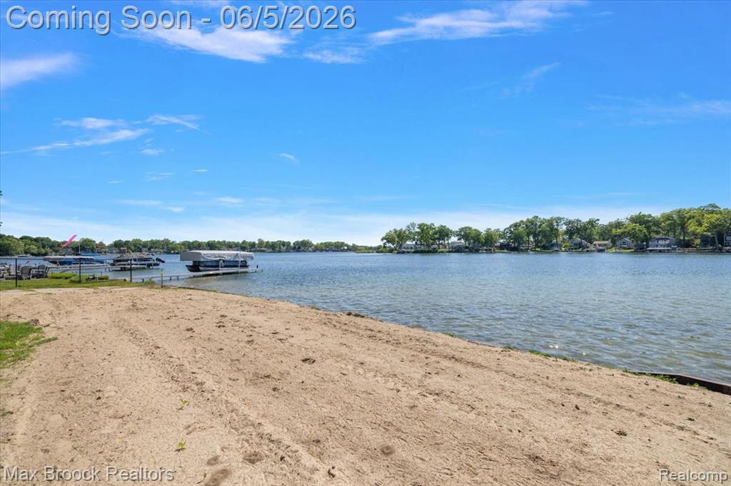 6431 Prairie Lawn, Waterford, MI 48329 — Photo 33