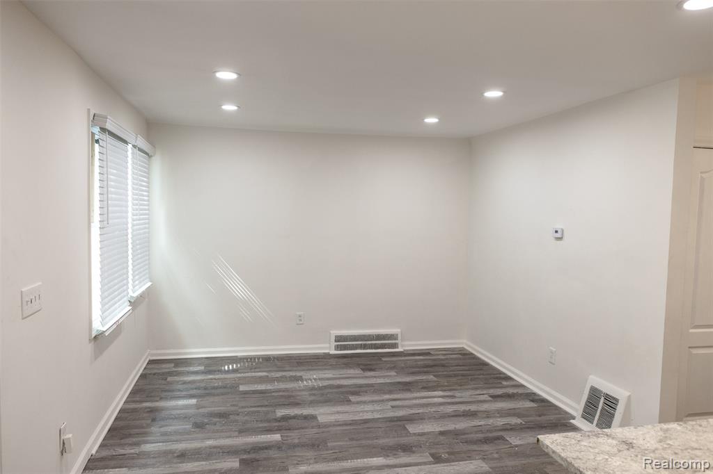 7366 Auburn Street, Detroit, MI 48228 — Photo 8