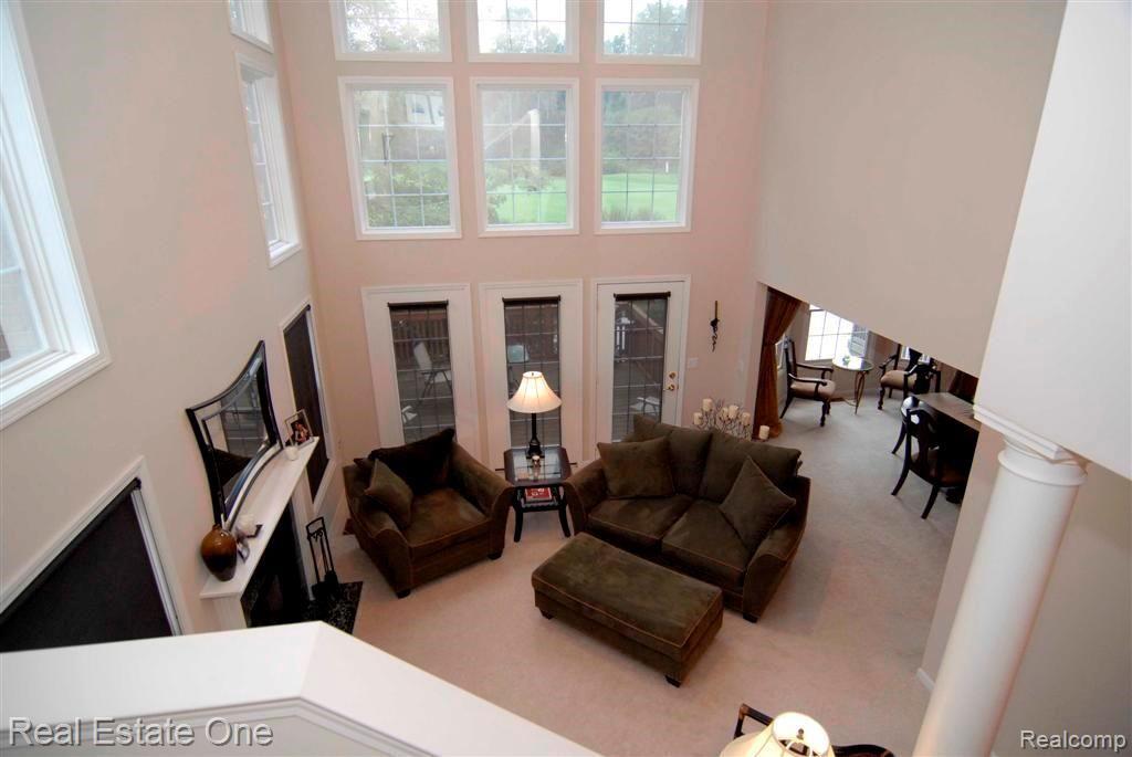 66 SANDHILLS Lane, Lake Orion, MI 48362 — Photo 11