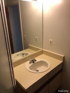 832 S STEPHENSON HWY, Royal Oak, MI 48067 — Photo 9