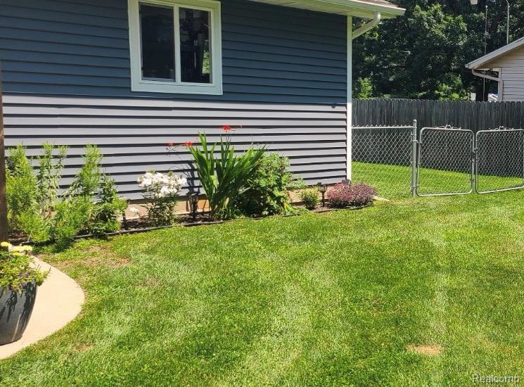 12431 W Townline Road, St. Charles, MI 48655 — Photo 4