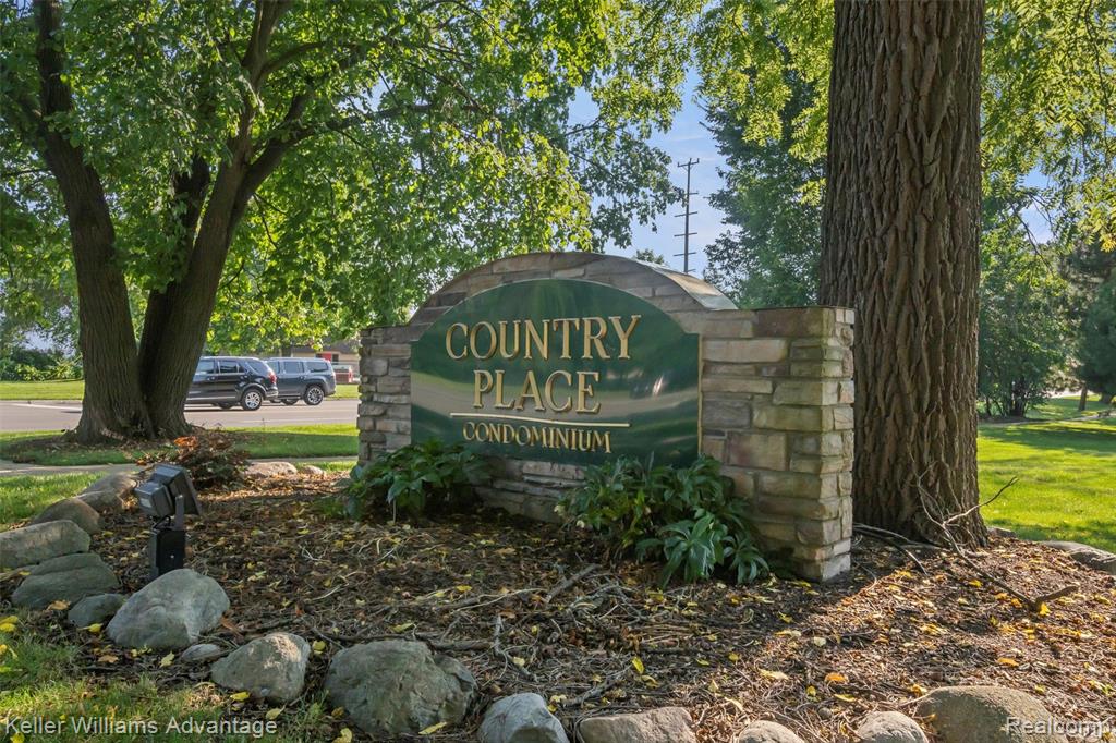 42105 Roscommon Street, Novi, MI 48167 — Photo 60