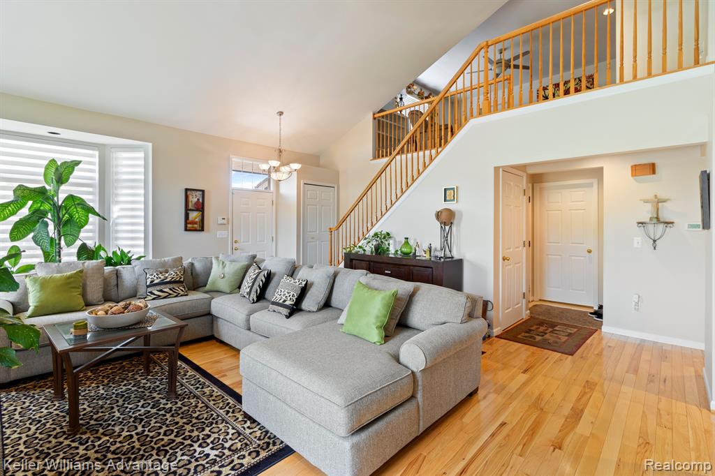 8079 THORNHILL Drive, Ypsilanti, MI 48197 — Photo 16