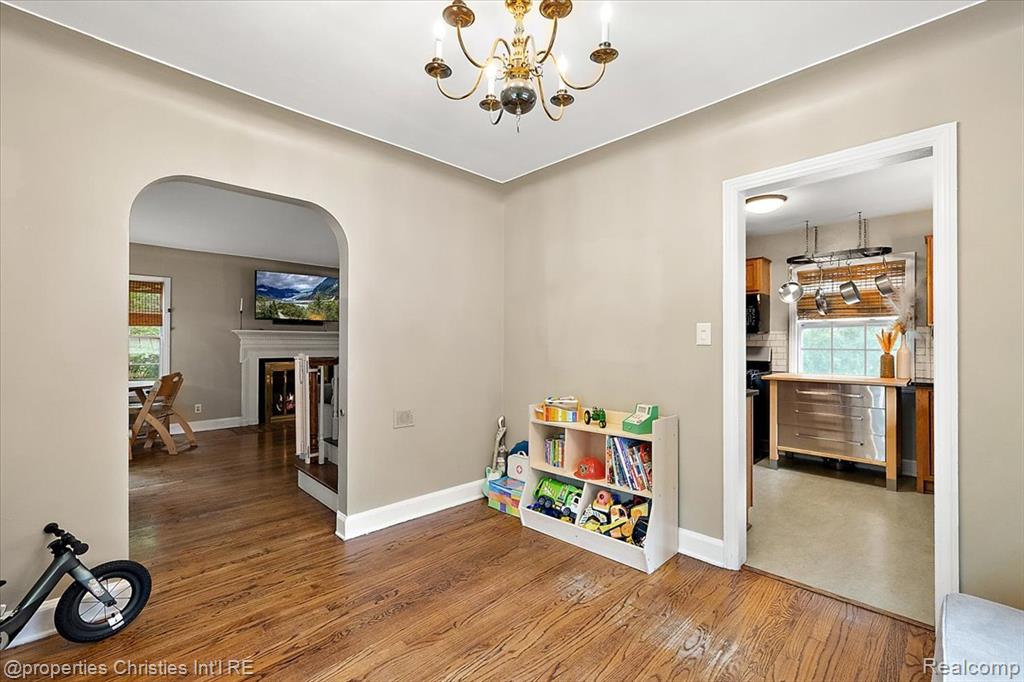 13356 Balfour Avenue, Huntington Woods, MI — Photo 14