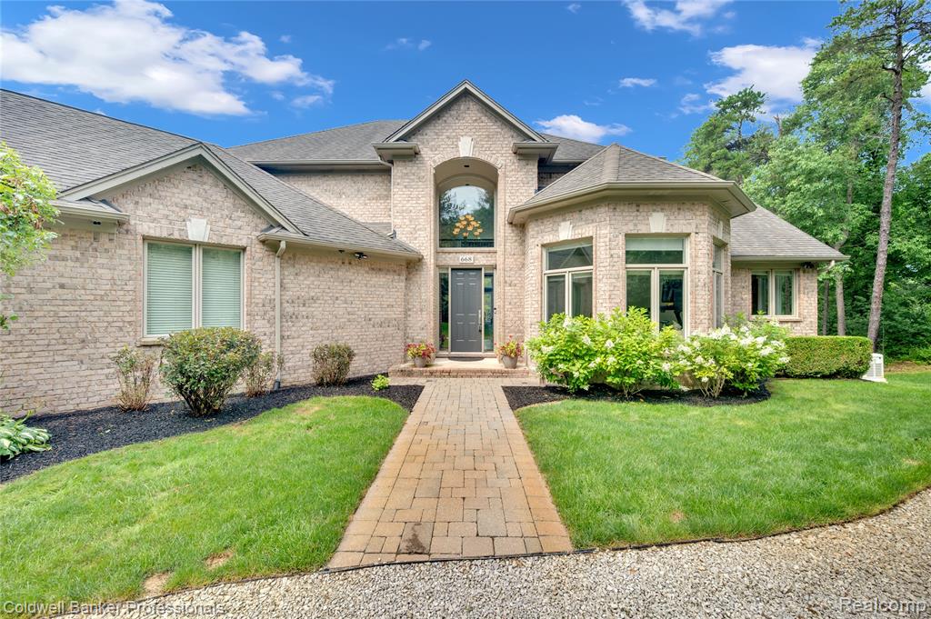 668 E Buell Road, Rochester, MI 48306 — Photo 51