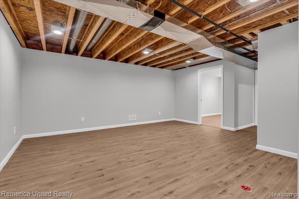 6453 MISTY, Waterford, MI 48327 — Photo 20