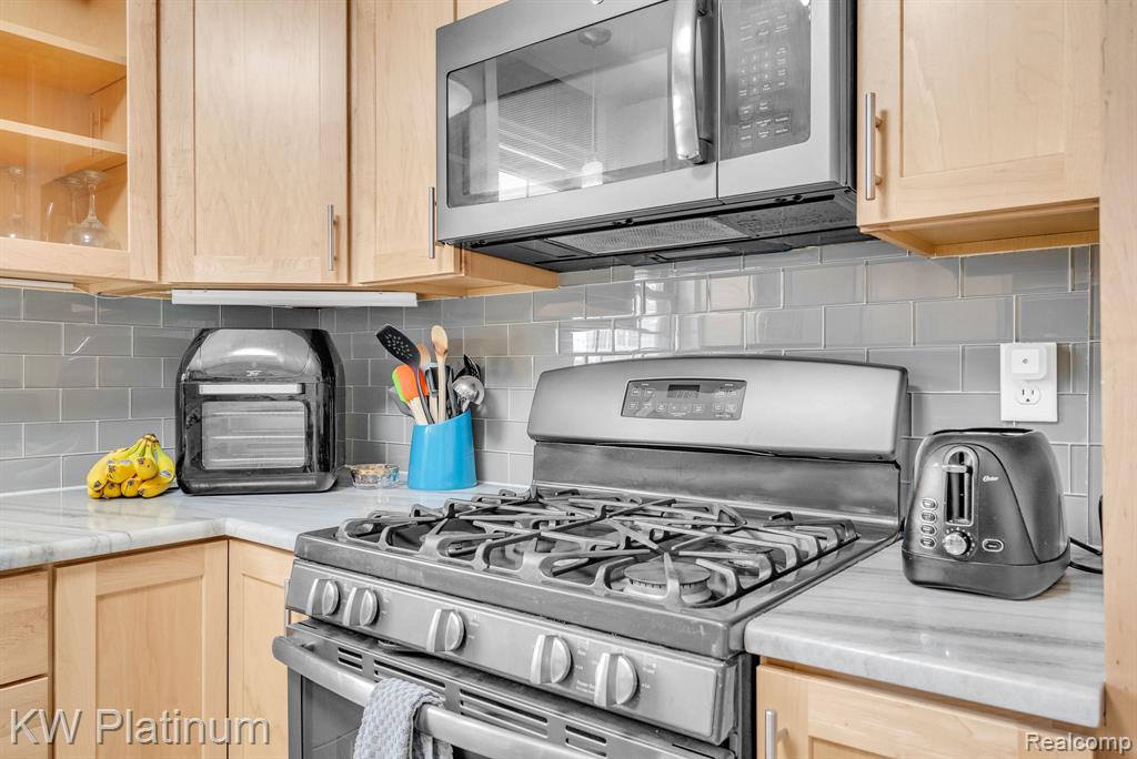 38215 Maple Forest Boulevard E, Harrison Township, MI — Photo 14