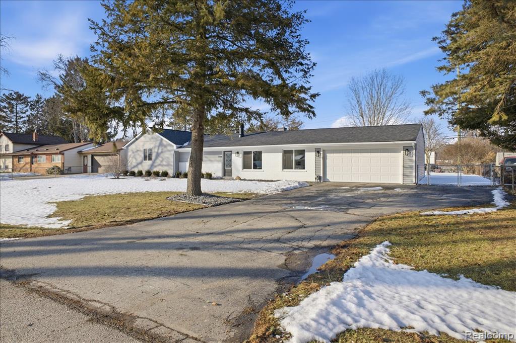 5348 Burgundy Drive, Clarkston, MI — Photo 3