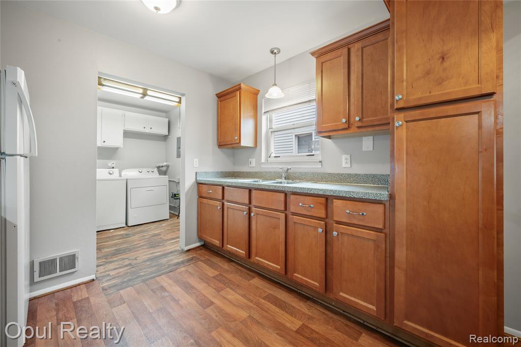 4845 Dudley Street, Dearborn Heights, MI 48125 — Photo 8