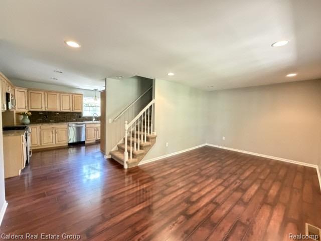 815 Manzano Drive, Wolverine Lake, MI 48390 — Photo 3