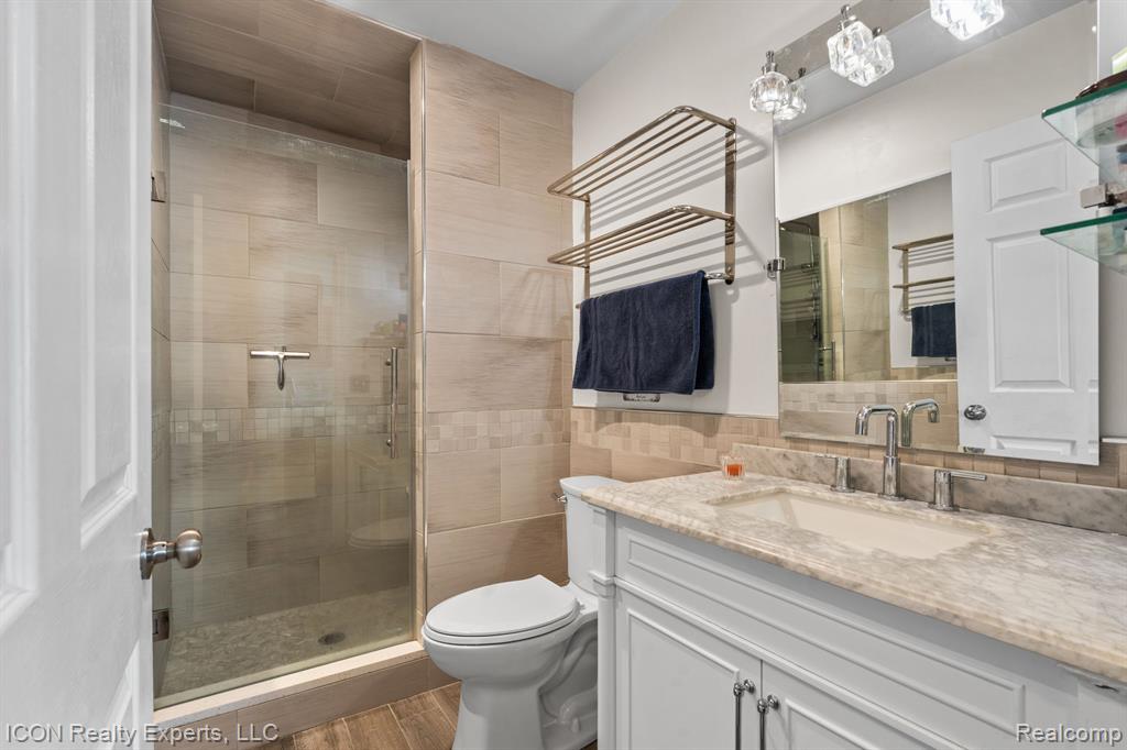 47697 BARCLAY Court, Shelby Twp, MI 48317 — Photo 23