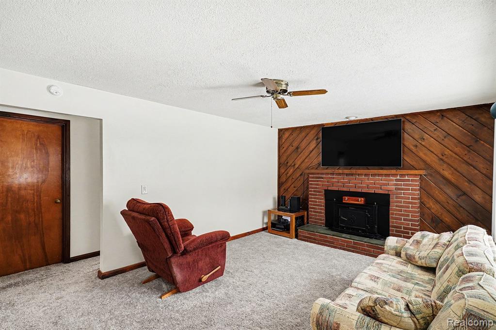941 Marvell Place, Waterford, MI 48327 — Photo 8