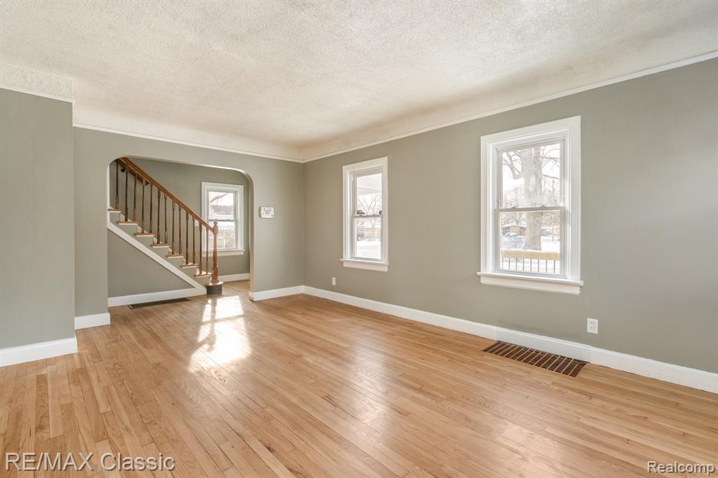 4433 Elizabeth Street, Wayne, MI 48184 — Photo 18