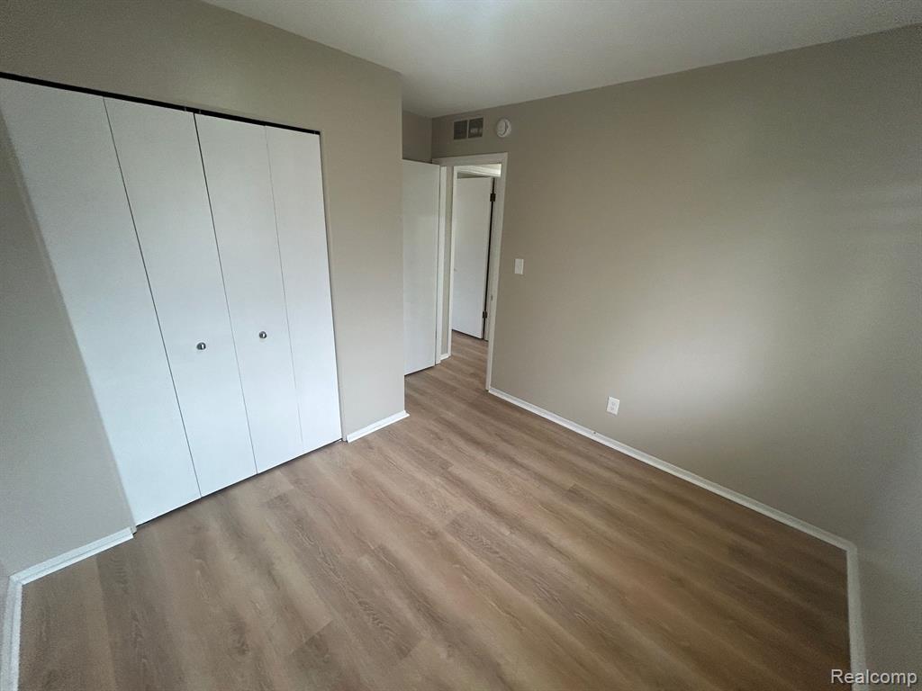 5262 VAN WINKLE Street, Brighton, MI 48116 — Photo 10