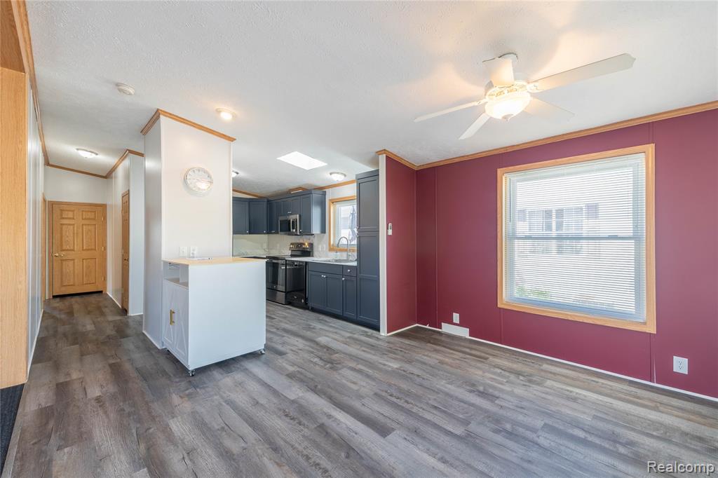 11160 Chestnut Run Court, South Lyon, MI 48178 — Photo 9