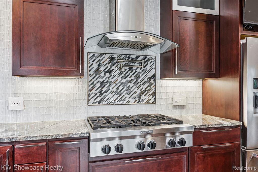 1539 Wandrei Court, Commerce Twp, MI 48382 — Photo 20