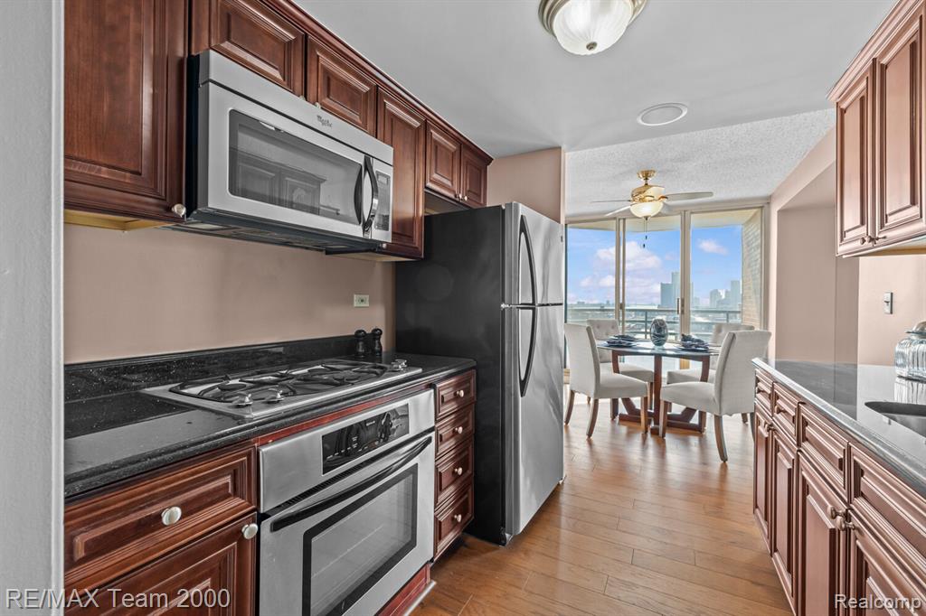 3320 Spinnaker Lane, 15F, Detroit, MI 48207 — Photo 9