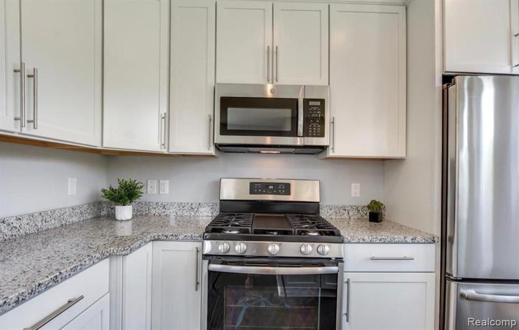 5943 PICALL Drive, Troy, MI 48098 — Photo 4
