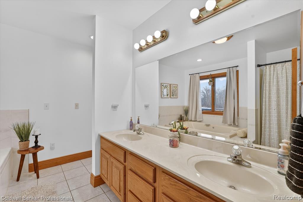 10310 Sharp Road, Swartz Creek, MI 48473 — Photo 16