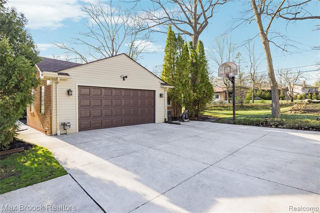 4550 Patrick Road, West Bloomfield, MI — Photo 43