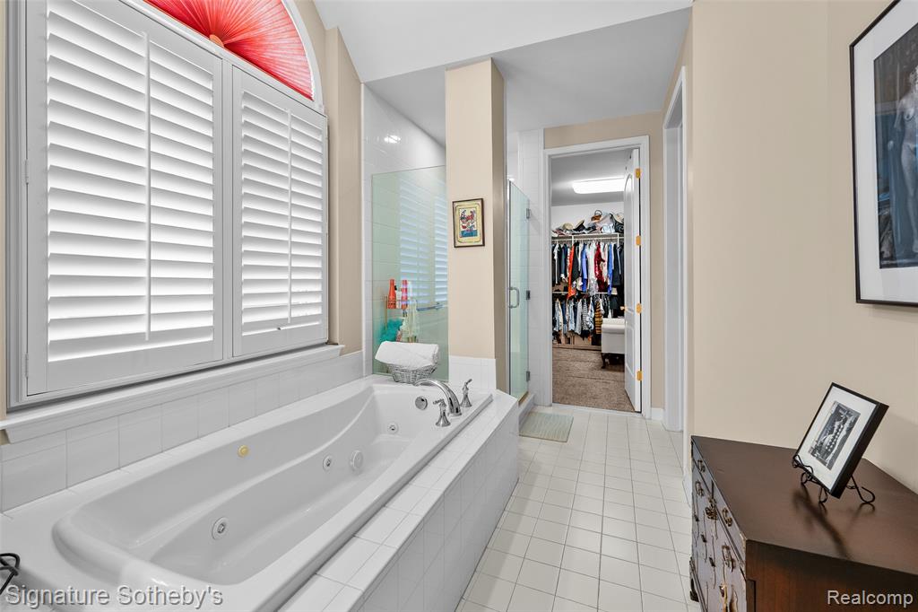 5375 Pembrooke Crossing Court, West Bloomfield, MI — Photo 21