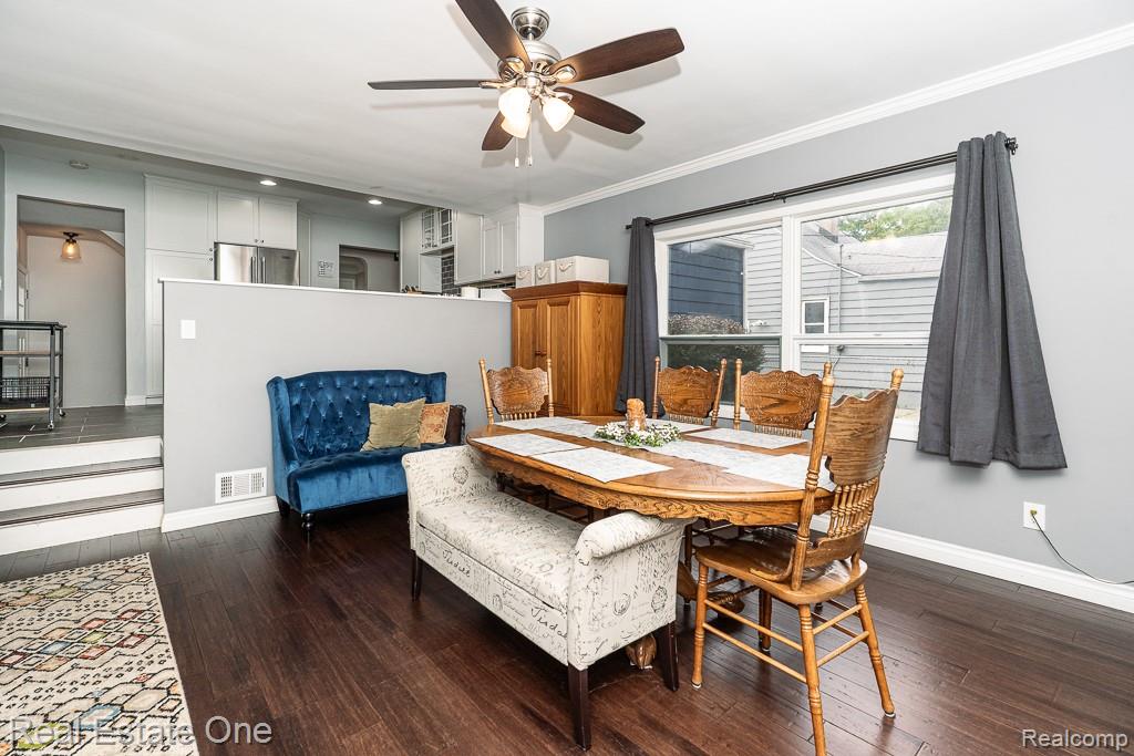 4196 Grayton Drive, Waterford, MI 48328 — Photo 10