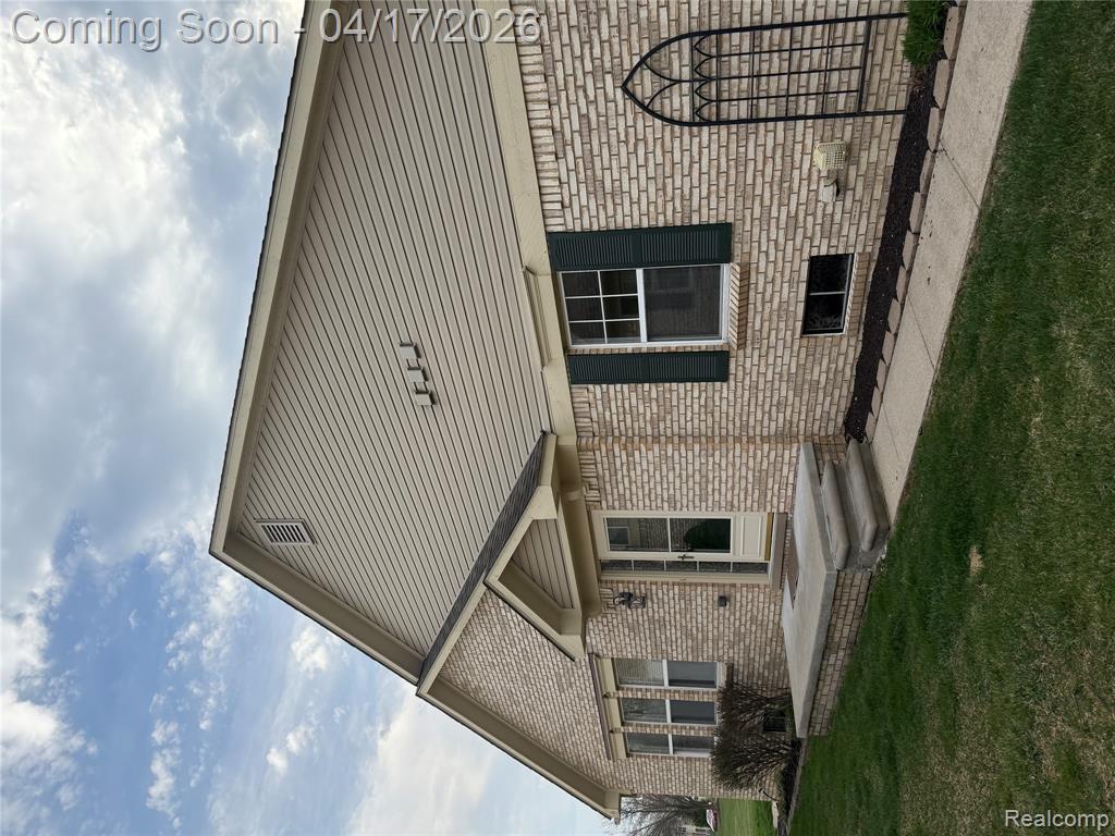 25499 Wyngate Court, Flat Rock, MI 48134 — Photo 5