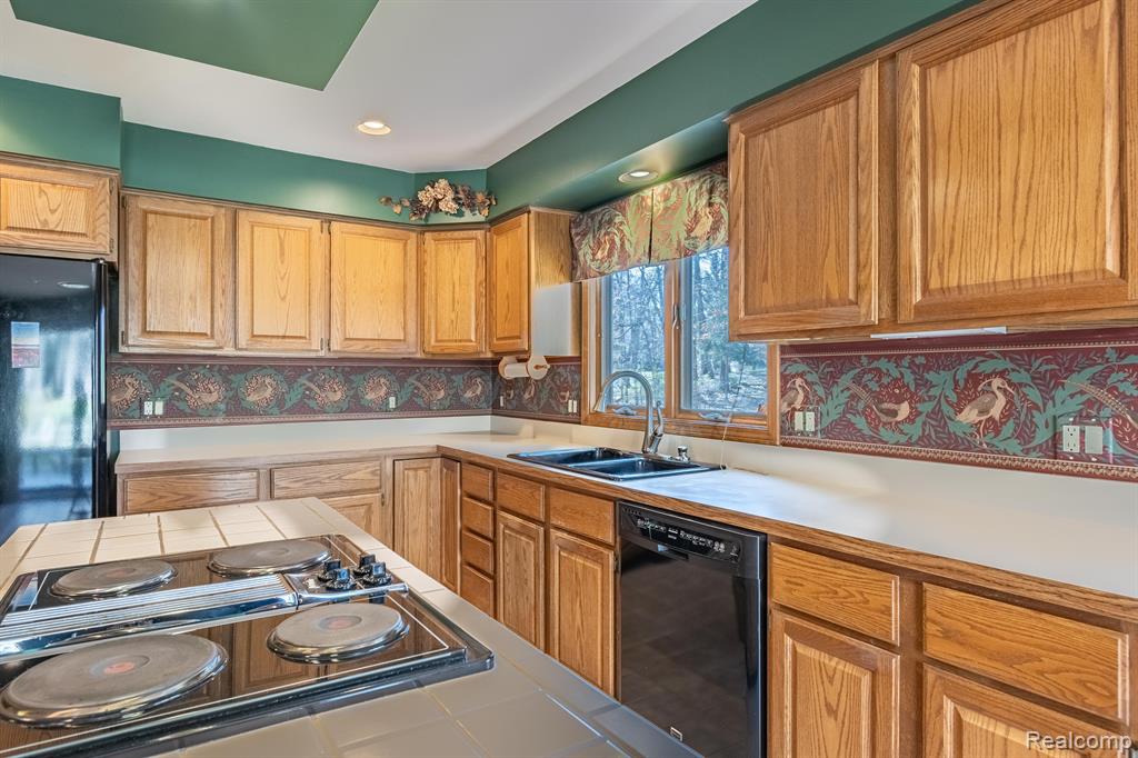 4435 OAK POINTE Drive, Brighton, MI 48116 — Photo 23