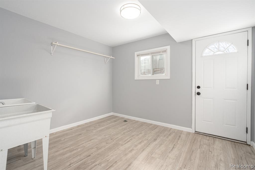 18327 E 13 MILE Road, Fraser, MI 48026 — Photo 33