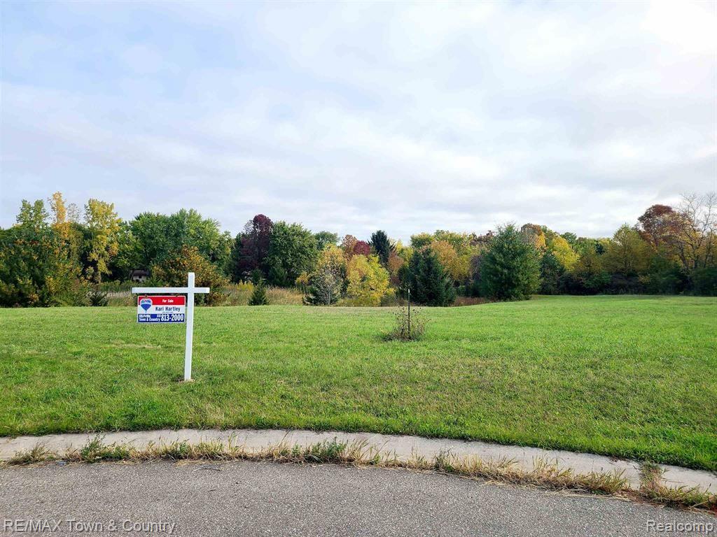 2444 SHADEGROVE Drive, Flushing, MI 48433 — Photo 2