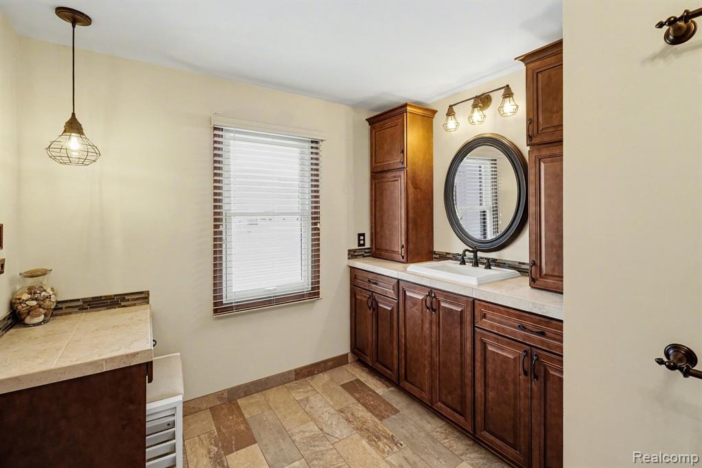 6419 Almond Lane, Clarkston, MI — Photo 24