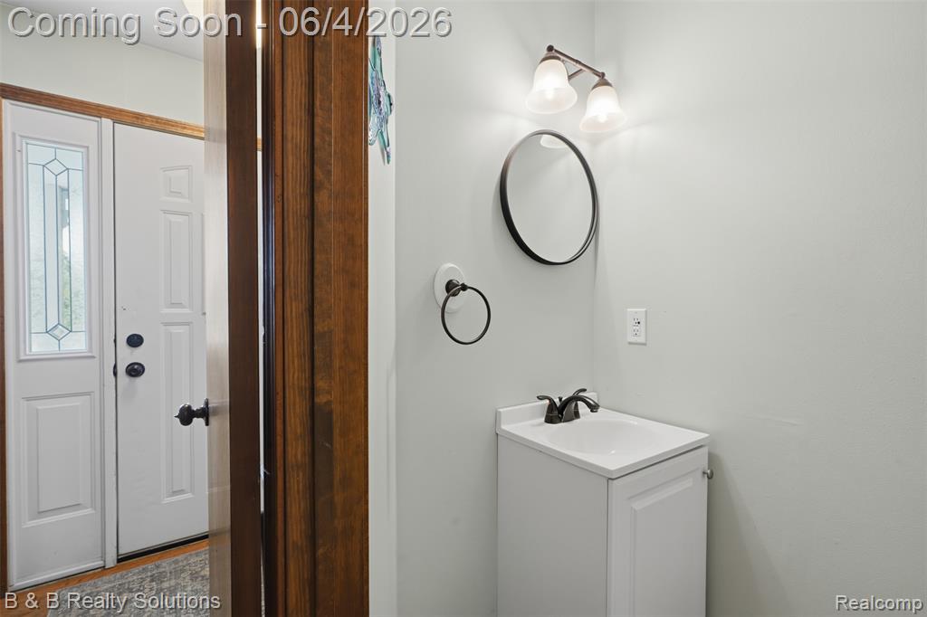 8820 Almont Road, Almont, MI 48003 — Photo 20